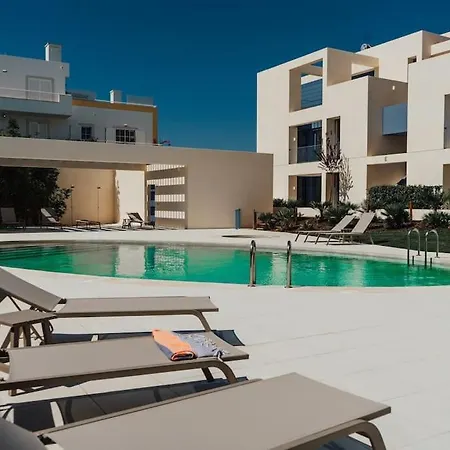 Luxury 2Br Apt, Terrace, Jacuzzi, Near Ria Formosa