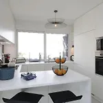 Luxury 2Br Apt, Terrace, Jacuzzi, Near Ria Formosa *