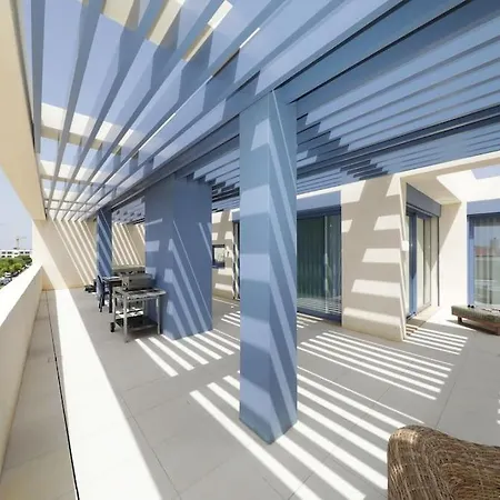 Luxury 2Br Apt, Terrace, Jacuzzi, Near Ria Formosa カバナス・デ・タビラ