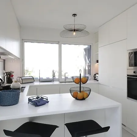 Luxury 2br Apt, Terrace, Jacuzzi, Near Ria Formosa *